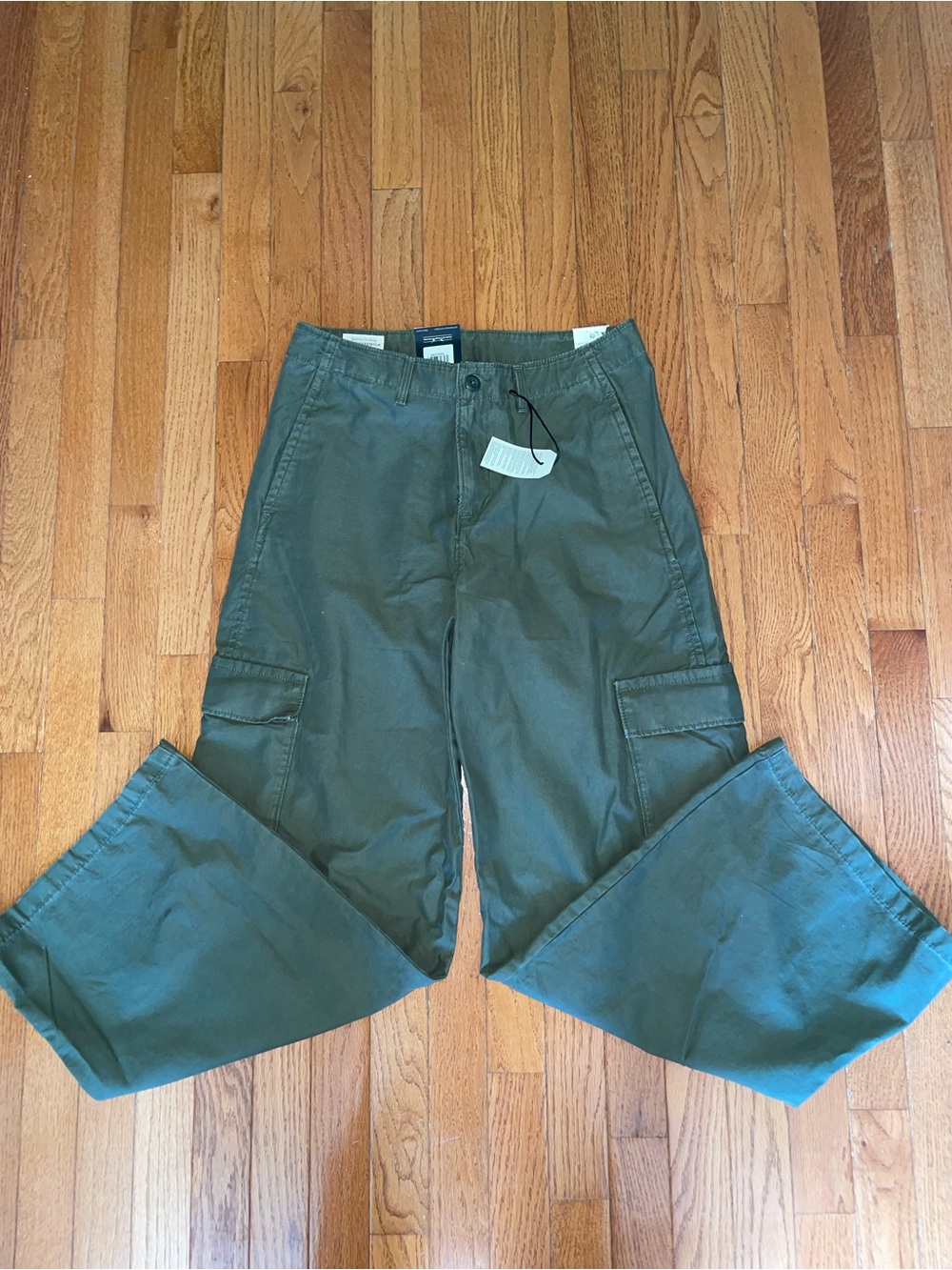 Levi's Premium Baggy Cargo Pants Green Olive Night Mid Rise Wide Leg 27x30 NWT